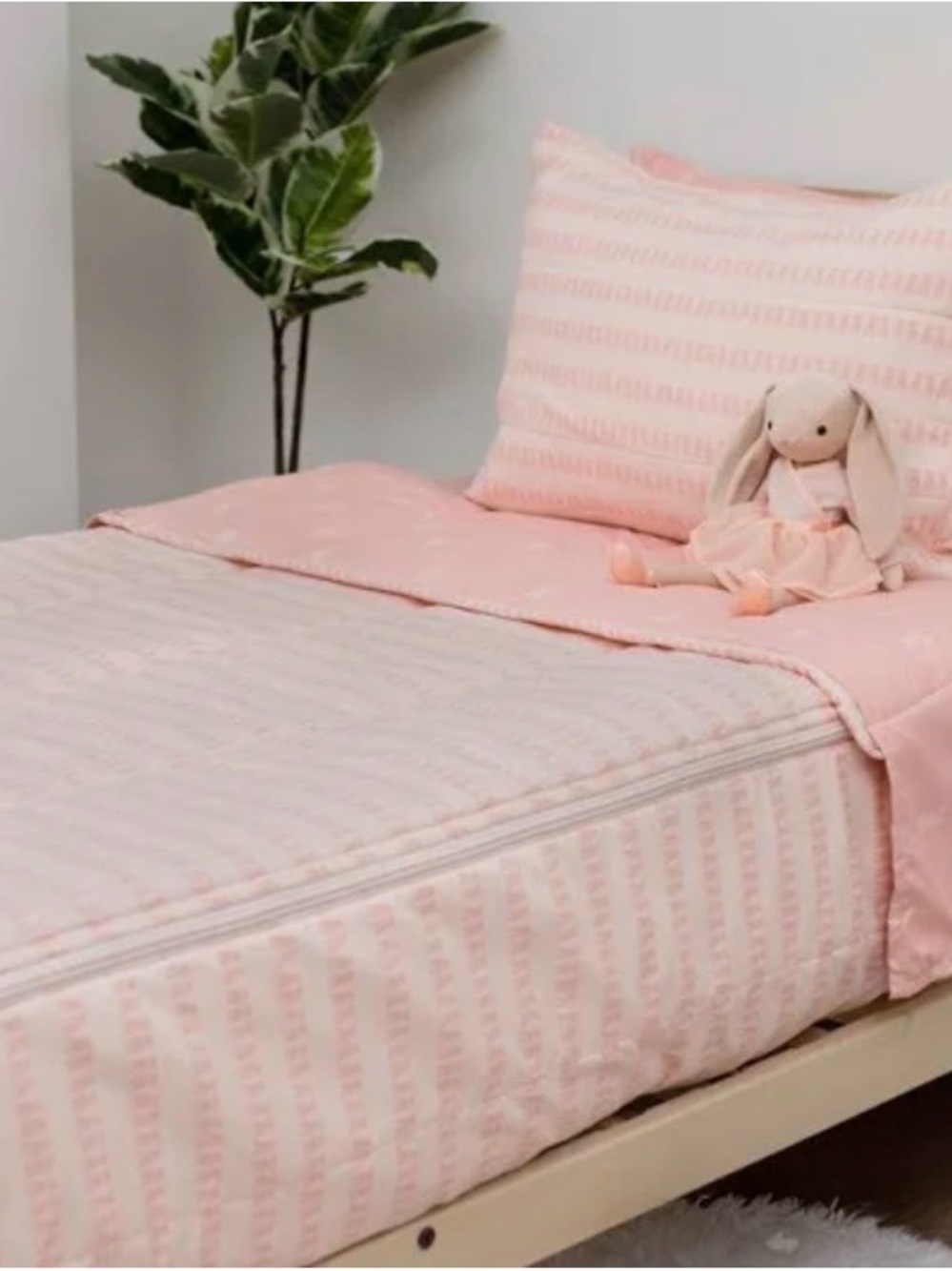 Kids twin zippered bedding